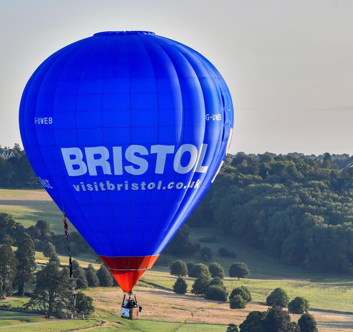 Local Balloon Pilots rally round to support Key Workers and Carers